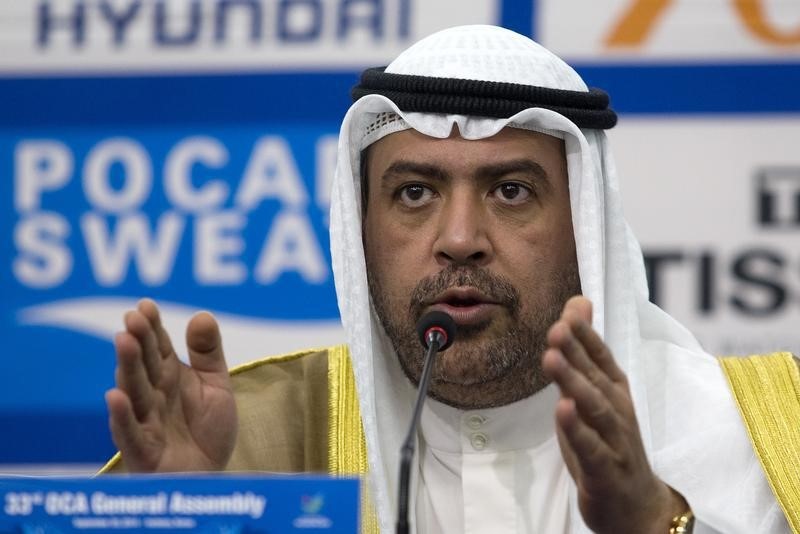 © Reuters. OCA President Sheikh Ahmad speaks at a news conference at the Main Media Centre of the 17th Asian Games in Incheon