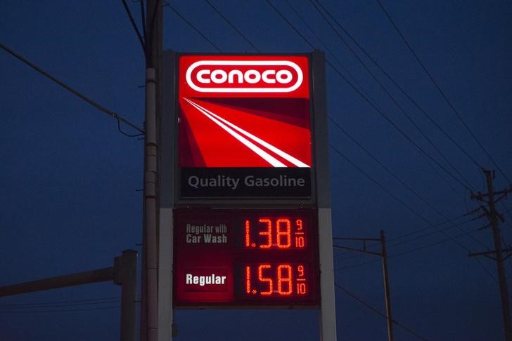 © Reuters. АЗС Conoco в Сент-Луисе