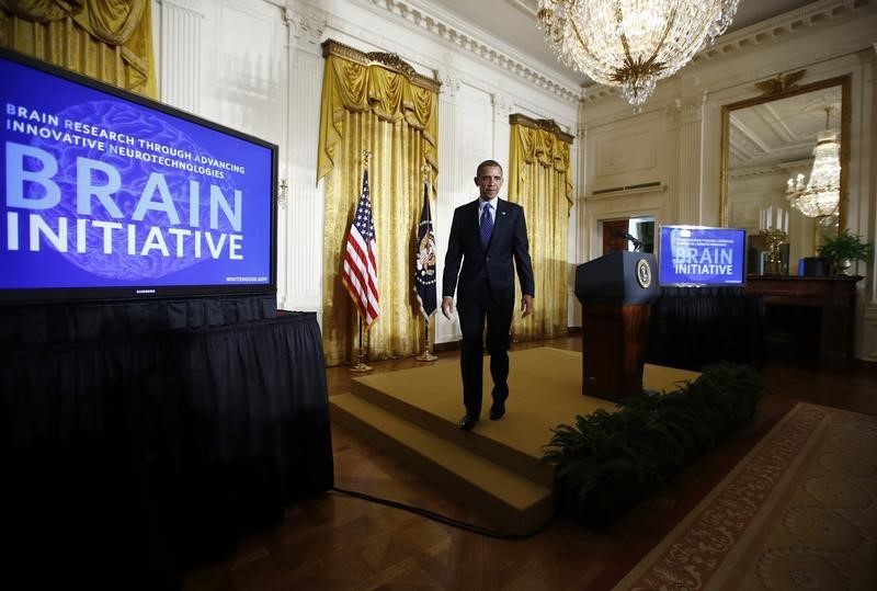 © Reuters. Obama walks off stage after announcing his administration's BRAIN initiative at the White House in Washington