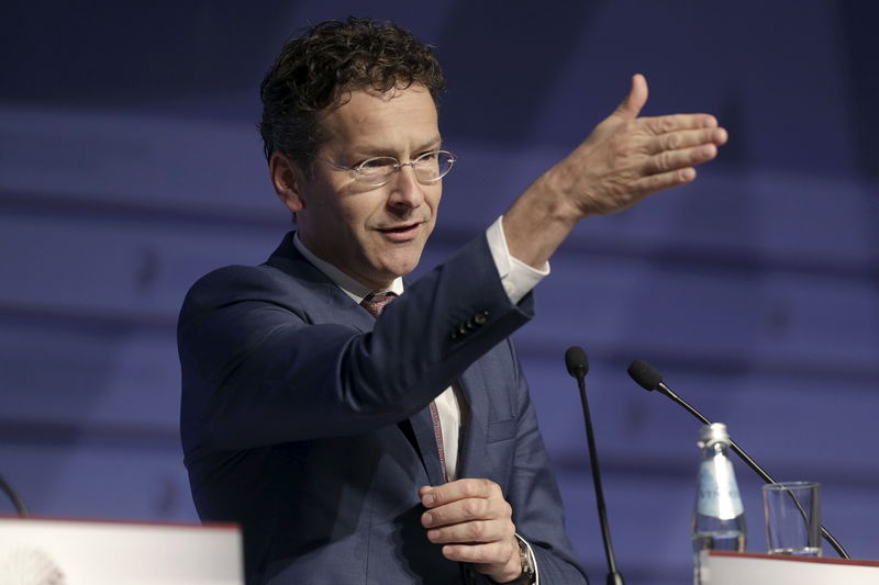 © Reuters. Jeroen Dijsselbloem gestures at a news conference during an informal meeting of Ministers for Economic and Financial Affairs (ECOFIN) in Riga