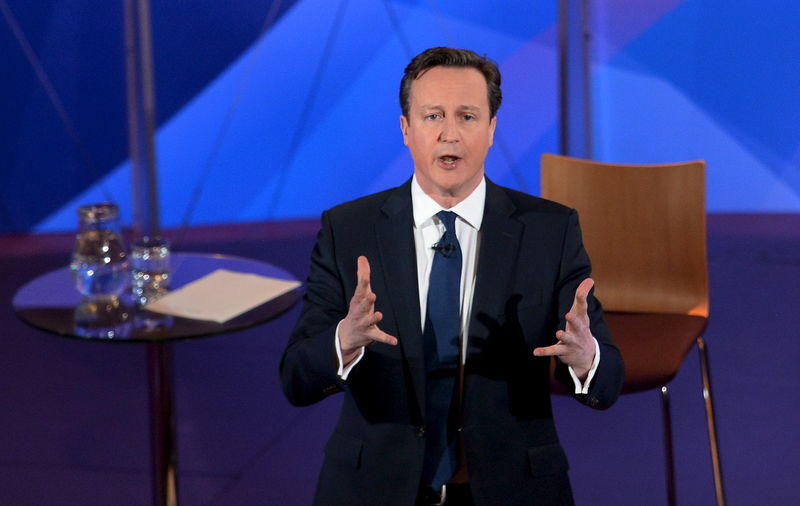 © Reuters. Primeiro-ministro britânico, David Cameron, durante debate eleitoral
