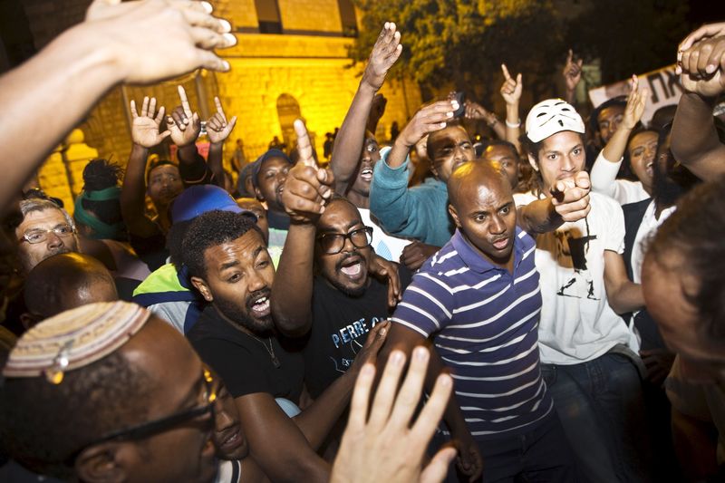 © Reuters. Israelenses de origem etíope protestam em Jerusalém