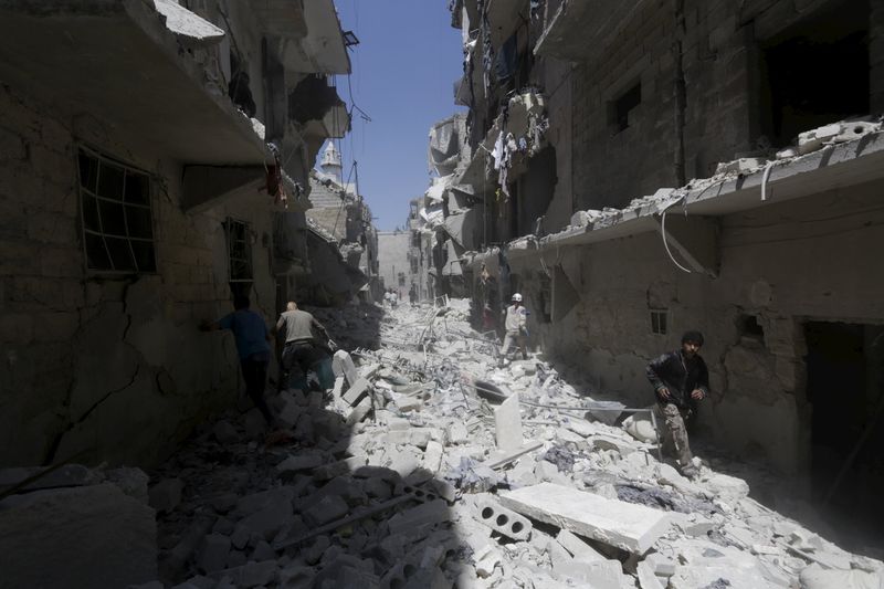 © Reuters. Ataque liderado por EEUU deja al menos 52 civiles muertos en Siria: grupo observador
