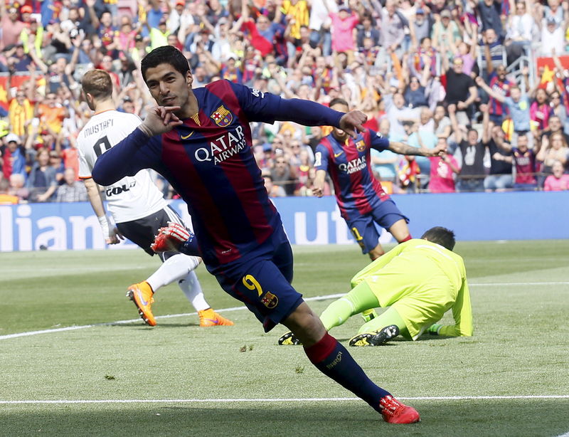 © Reuters. Suárez le da al Barcelona algo más que goles