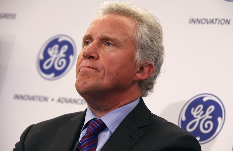 © Reuters. Jeff Immelt, Chairman and CEO of General Electric appears at a news conference announcing the Head Health Initiative along with the National Football League (NFL) in New York