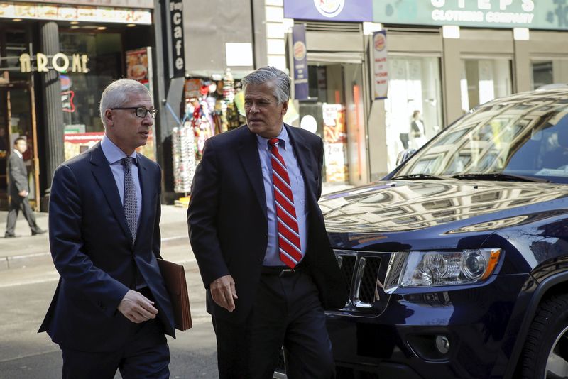 © Reuters. New York State Senator Skelos arrives at the Jacob Javits Federal Building in New York