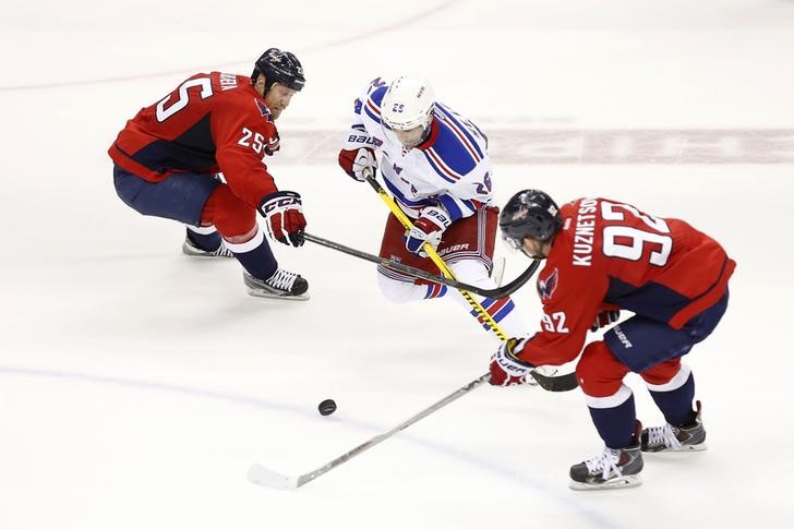 © Reuters. NHL: Stanley Cup Playoffs-New York Rangers at Washington Capitals