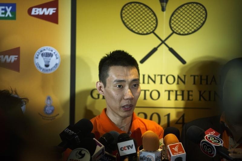 © Reuters. Malaysia's Lee Chong Wei speaks to media during a news conference in Bangkok