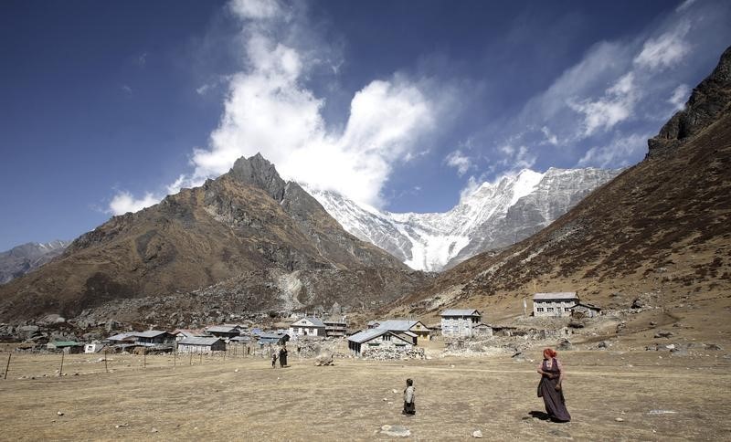 © Reuters. Vila de Langtang, 60 quilômetros ao norte de Katmandu, em foto de arquivo