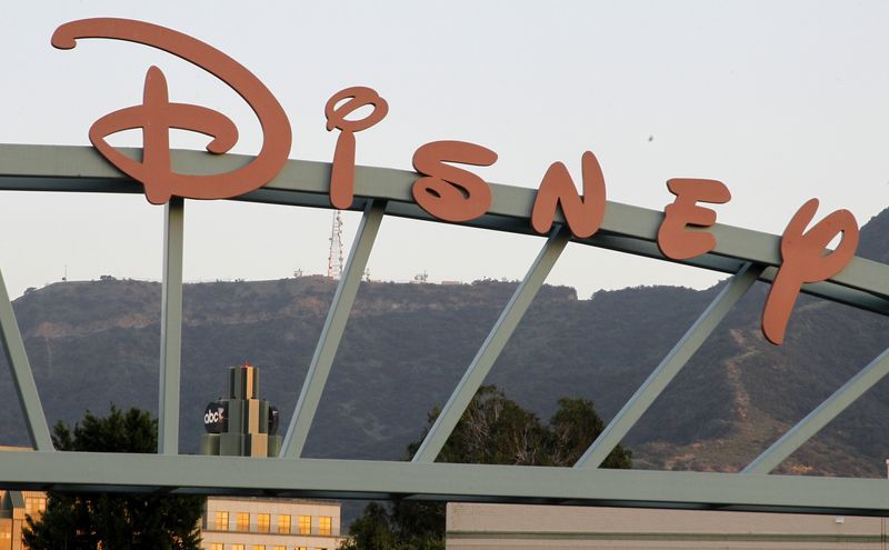 © Reuters. A part of the signage at the main gate of The Walt Disney Co. is pictured in Burbank