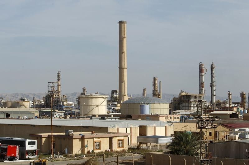 © Reuters. A view is seen of Baiji oil refinery