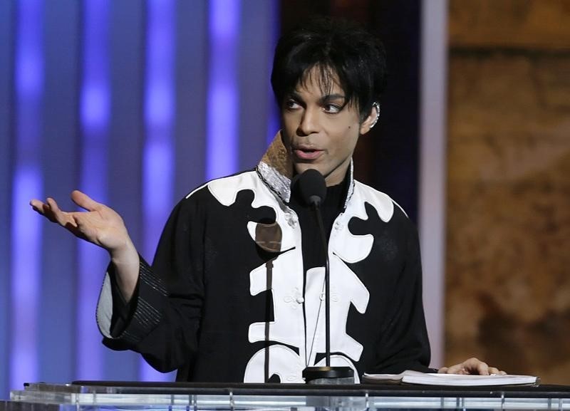 © Reuters. Prince durante premiação em Los Angeles, em foto de arquivo