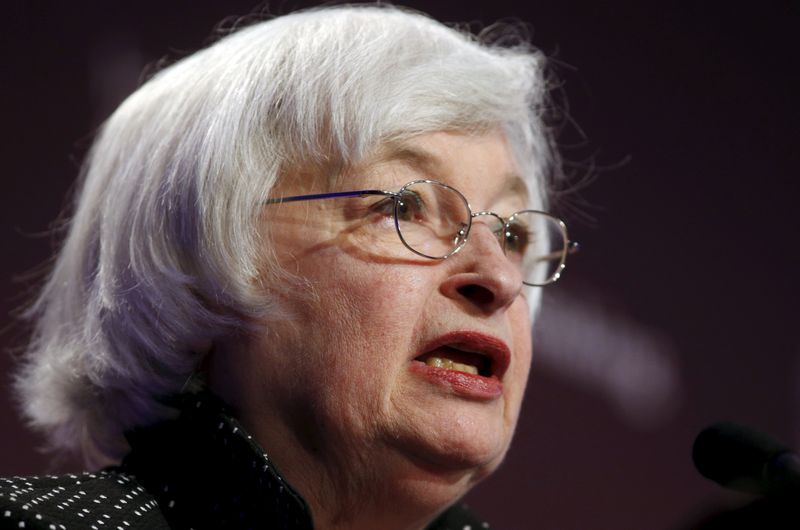 © Reuters. Yellen speaks at the IMF in Washington 