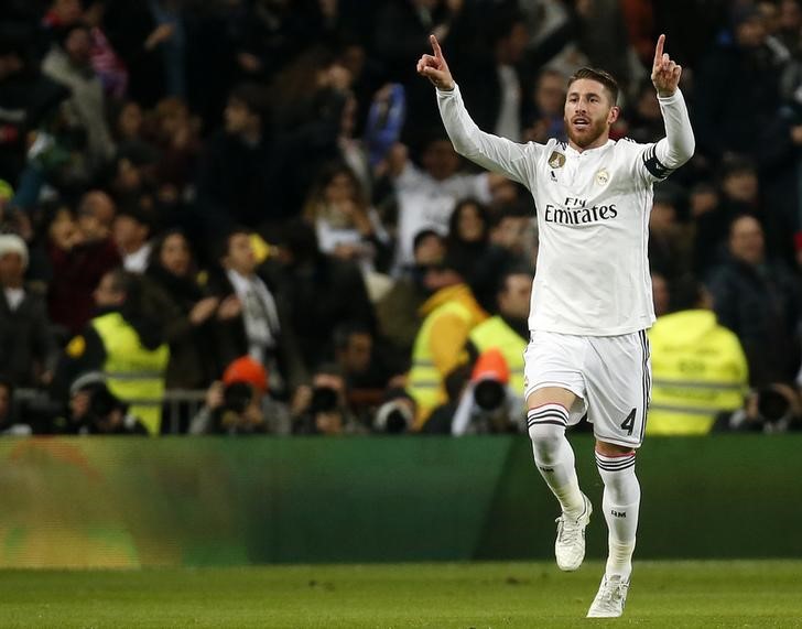 © Reuters. Sergio Ramos durante partida contra o Atlético de Madri na Copa do Rei