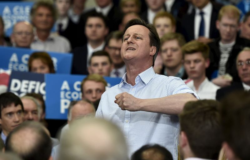 © Reuters. Las elecciones más ajustadas en una generación mantienen a Reino Unido en ascuas 