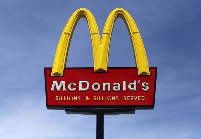 © Reuters. A McDonald's restaurant sign is seen in San Diego, California 