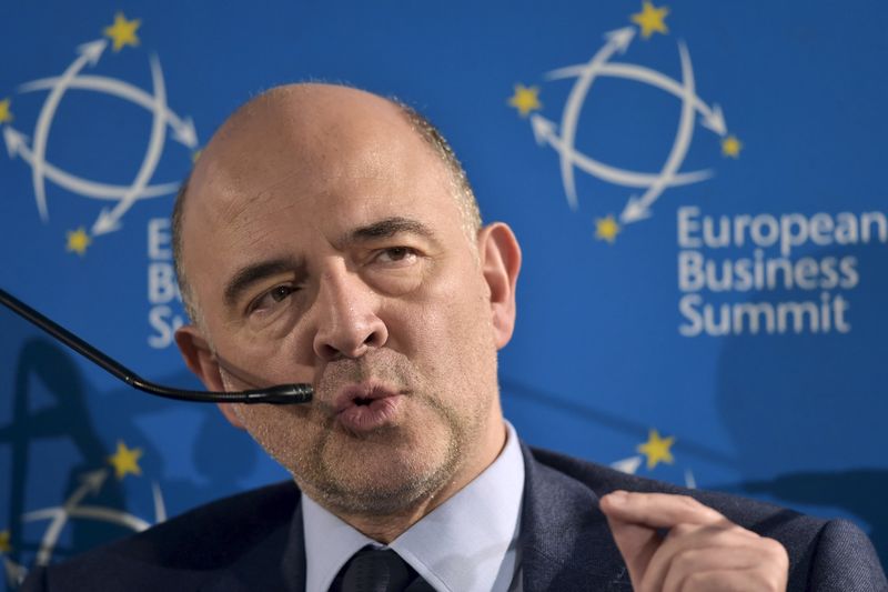 © Reuters. EU Commissioner Moscovici attends a debate at the European Business Summit in Brussels