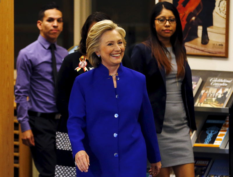 © Reuters. Hillary Clinton campaigns for the 2016 Democratic presidential nomination in Las Vegas