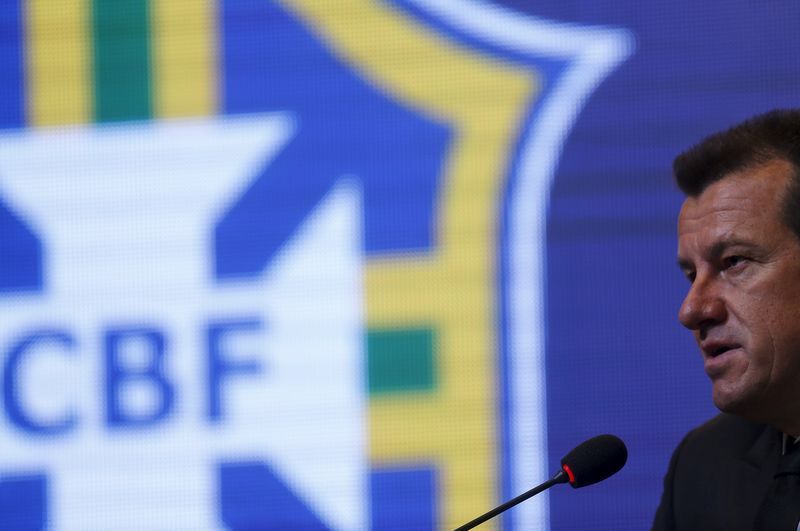 © Reuters. Dunga asume el mando del equipo olímpico de Brasil
