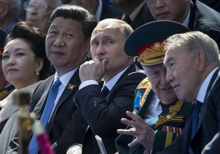 © Reuters. زعماء الغرب يغيبون عن عرض عسكري روسي ضخم في موسكو