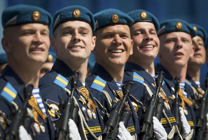 © Reuters. Rusia celebra desfile de la victoria de IIGM, boicoteado por líderes occidentales
