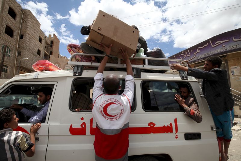 © Reuters. وكالة:إيران ترسل سفينة مساعدات إلى اليمن مع سريان الهدنة