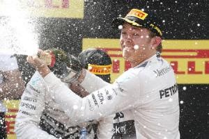 © Reuters. Nico Rosberg gana el Gran Premio de España, el español Carlos Sainz Jr., noveno