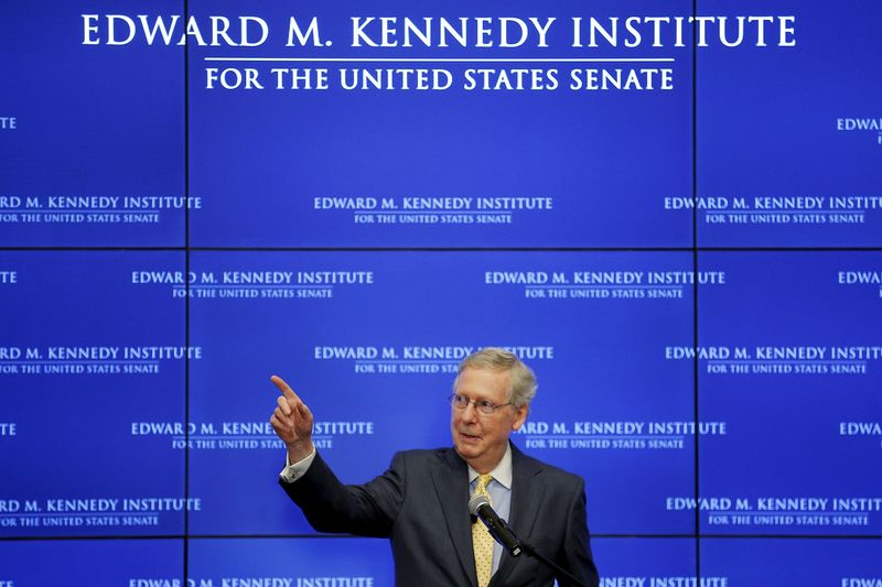 © Reuters. U.S. Senate Majority Leader Mitch McConnell speaks at the first "Getting to the Point" lecture at the Edward M. Kennedy Institute in Boston