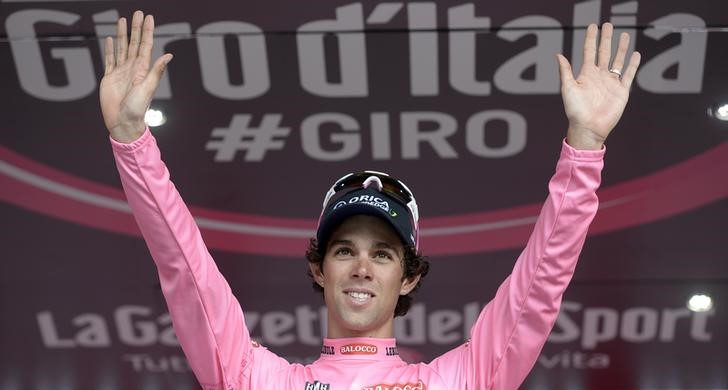© Reuters. Matthews gana y mantiene el liderato del Giro; caída de Pozzovivo
