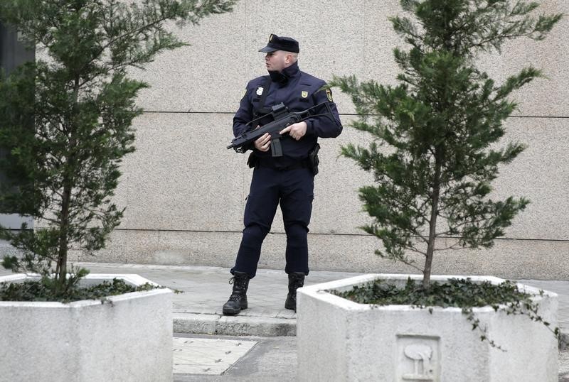 © Reuters. اسبانيا تعتقل شخصين للاشتباه في نشر دعاية للدولة الإسلامية