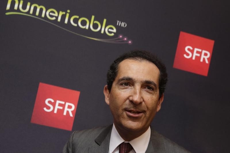 © Reuters. El grupo francés de telecomunicaciones Numericable-SFR elevó su objetivo de rentabilidad a medio plazo el martes mientras prometió más ahorros de costes que los previstos originalmente tras su fusión