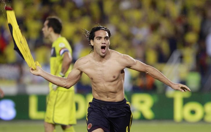 © Reuters. Falcao Garcia comemorando gol durante partida contra o Chile