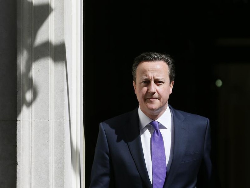 © Reuters. Britain's Prime Minister David Cameron leaves 10 Downing Street as he names his new cabinet in central London,