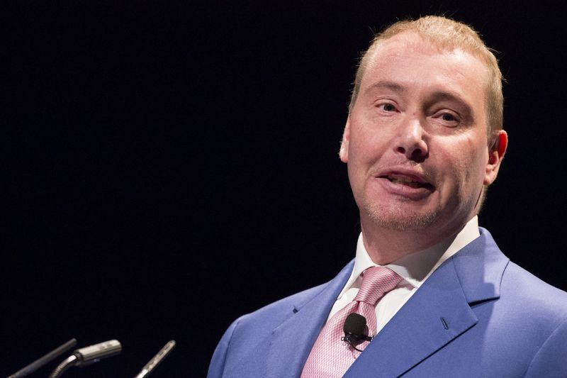 © Reuters. Jeffrey Gundlach, chief executive and chief investment officer of DoubleLine Capital, speaks during the Sohn Investment Conference in New York  