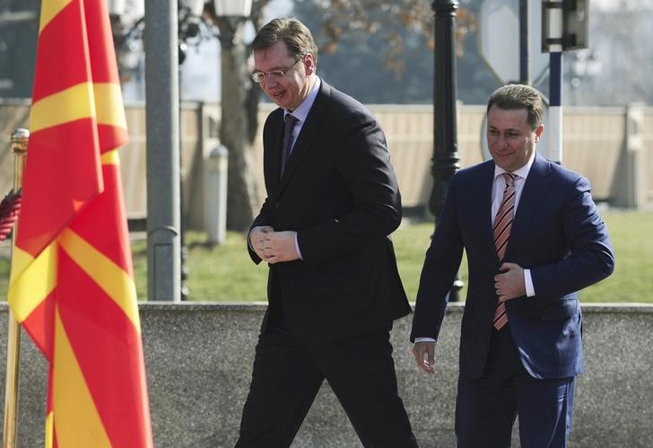 © Reuters. Gruevski meets Vucic in Skopje