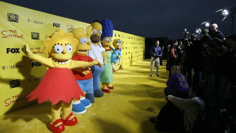 © Reuters. Lisa, Bart, Homer, Marge e Maggie na comemoração de 20 anos da série "Os Simpsons" em Santa Monica