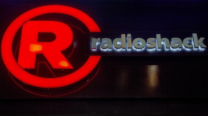 © Reuters. The exterior of a RadioShack store is seen in New York