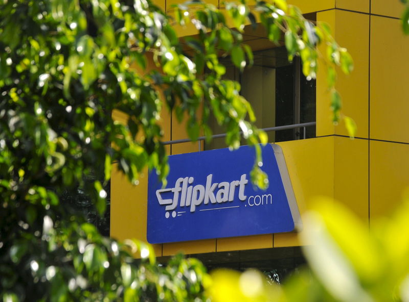 © Reuters. File photo of the logo of India's largest online marketplace Flipkart on a building in Bengaluru