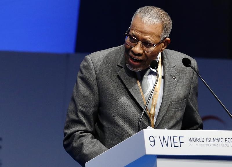 © Reuters. President of the Islamic Development Bank Ahmad Mohamed Ali addresses the World Islamic Economic Forum in London