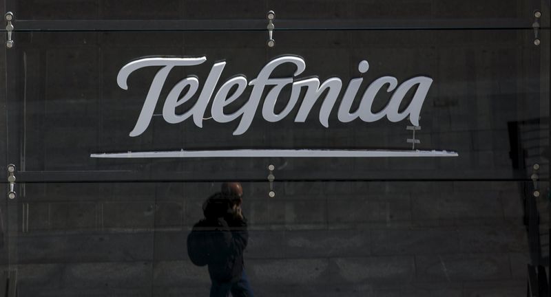 © Reuters. Telefónica mejora ingresos y Oibda a marzo, negocio en España todavía no despega