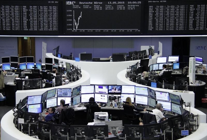 © Reuters.   El mercado de bonos y el rebote del euro pesan en las acciones europeas