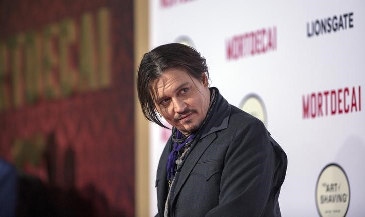 © Reuters. Perros de Johnny Depp podrían ser sacrificados por violar cuarentena en Australia