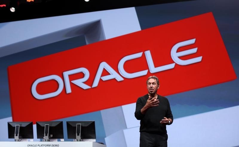 © Reuters. Oracle's Executive Chairman of the Board and Chief Technology Officer Larry Ellison gestures during his keynote address at Oracle OpenWorld in San Francisco