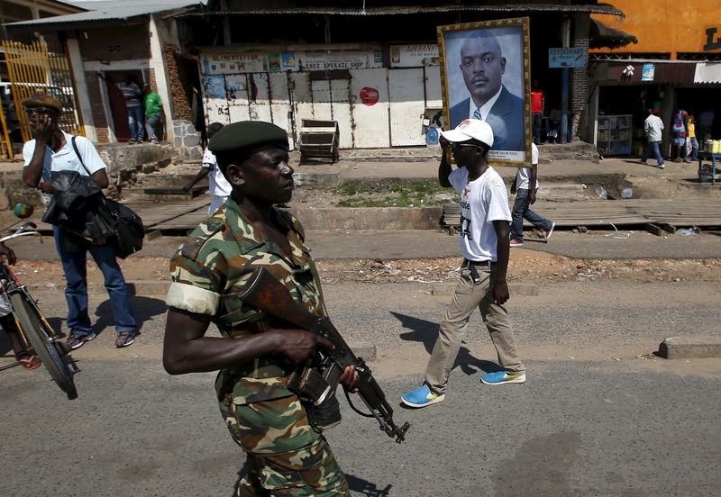 © Reuters. بوروندي تقول إنها اعتقلت قائد الانقلاب الفاشل