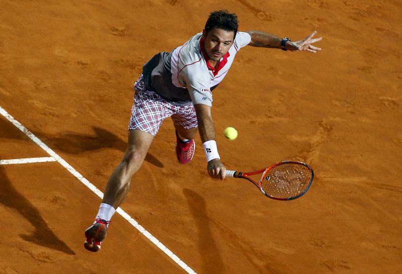 © Reuters. Nadal cae en Roma ante Wawrinka, que jugará las semifinales con Federer 