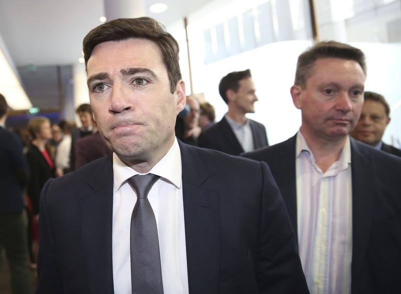 © Reuters. Laboristas británicos deben reconstruir su credibilidad en temas económicos -Burnham