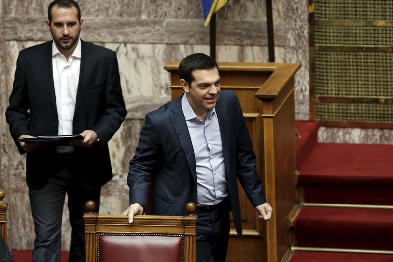 © Reuters. Tsipras advirtió a acreedores que no pagaría al FMI en mayo, según diario