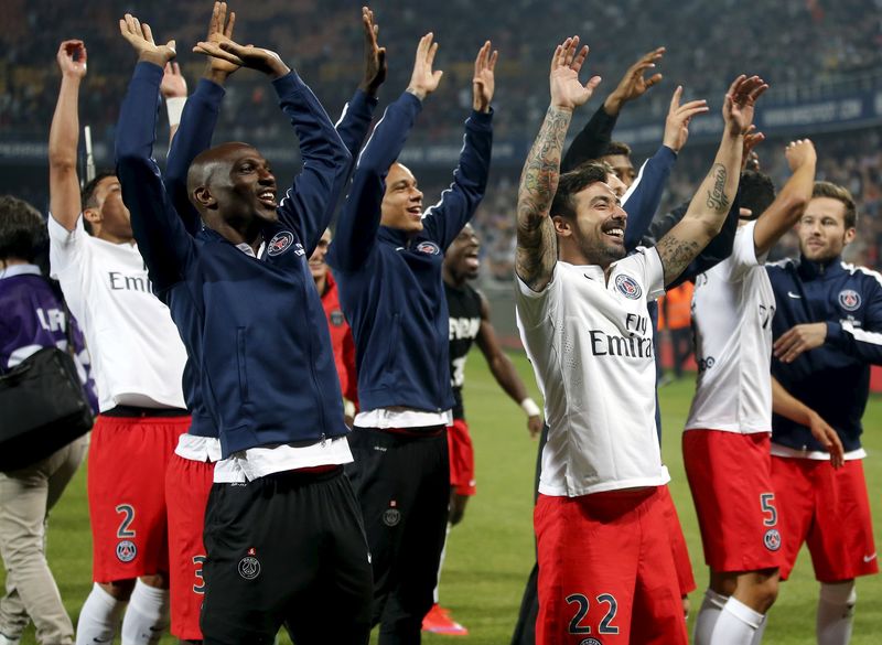 © Reuters. El PSG gana su tercera liga consecutiva en Francia