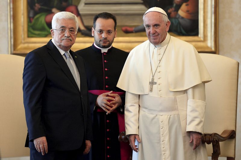 © Reuters. Papa Francisco incluye a la diplomacia del Vaticano en su agenda de cambio