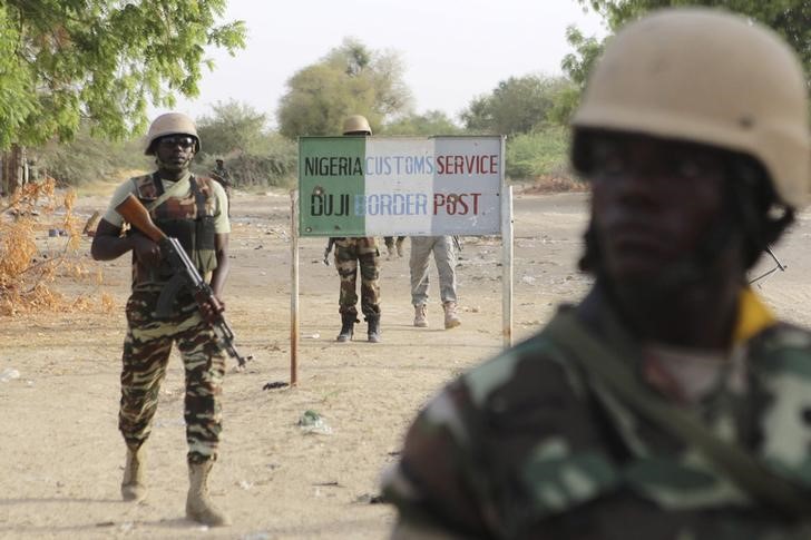 © Reuters. الجيش النيجيري يقول انه دمر عشرة معسكرات لبوكو حرام